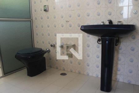 Casa à venda com 300m², 4 quartos e 5 vagasBanheiro Suíte 1