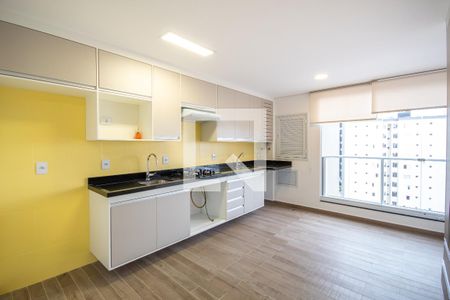 Sala e cozinha de apartamento para alugar com 2 quartos, 45m² em Centro, Osasco