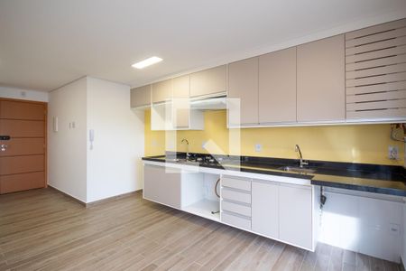 Sala e cozinha de apartamento para alugar com 2 quartos, 45m² em Centro, Osasco