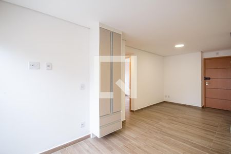 Sala e cozinha de apartamento para alugar com 2 quartos, 45m² em Centro, Osasco