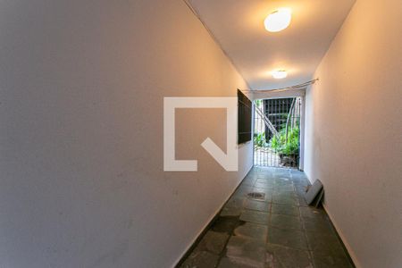 Casa à venda com 360m², 3 quartos e 5 vagasCorredor