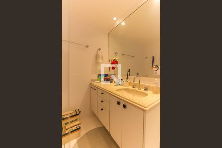 Apartamento à venda com 565m², 3 quartos e 2 vagasBanheiro da Suíte 2