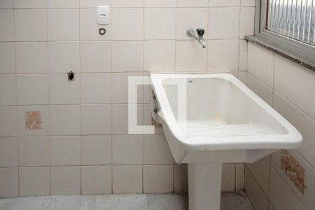 Apartamento à venda com 130m², 3 quartos e 2 vagas Apartamento à venda com 130m², 3 quartos e 2 vagasÁrea de Serviço