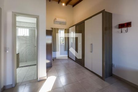Casa à venda com 200m², 3 quartos e 7 vagas Casa à venda com 200m², 3 quartos e 7 vagasSuíte