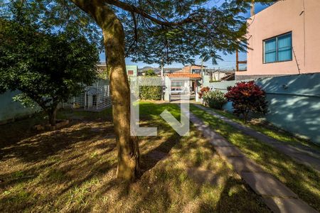 Casa à venda com 200m², 3 quartos e 7 vagas Casa à venda com 200m², 3 quartos e 7 vagasQuintal