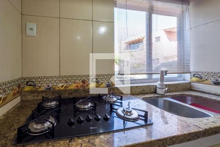 Casa à venda com 200m², 3 quartos e 7 vagas Casa à venda com 200m², 3 quartos e 7 vagasCozinha
