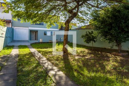 Casa à venda com 200m², 3 quartos e 7 vagas Casa à venda com 200m², 3 quartos e 7 vagasQuintal