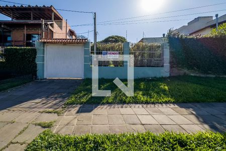 Casa à venda com 200m², 3 quartos e 7 vagas Casa à venda com 200m², 3 quartos e 7 vagasFachada