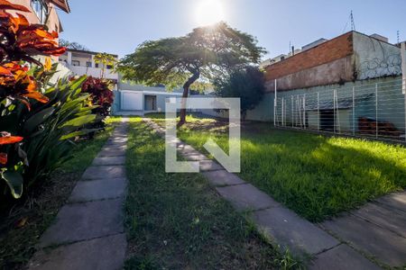 Casa à venda com 200m², 3 quartos e 7 vagas Casa à venda com 200m², 3 quartos e 7 vagasQuintal