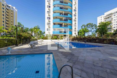 Apartamento à venda com 150m², 4 quartos e 2 vagasÁrea Comum Piscina