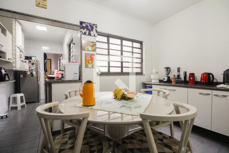 Casa à venda com 120m², 3 quartos e sem vaga Casa à venda com 120m², 3 quartos e sem vagaCozinha