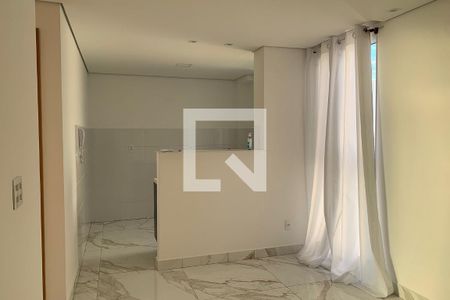 Sala de apartamento para alugar com 2 quartos, 40m² em Parque Santa Rosa, Suzano