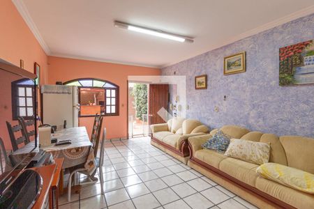 Casa à venda com 208m², 4 quartos e 2 vagasSala e cozinha