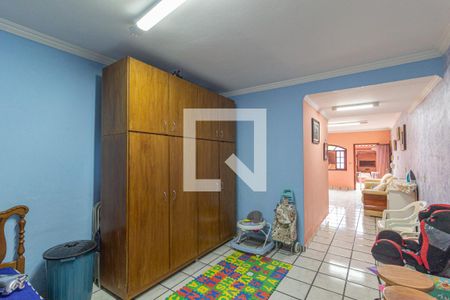 Casa à venda com 208m², 4 quartos e 2 vagasQuarto