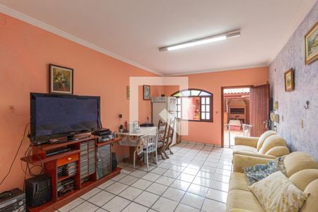 Casa à venda com 208m², 4 quartos e 2 vagasSala e cozinha