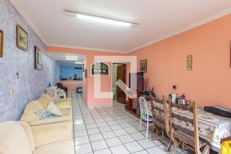 Casa à venda com 208m², 4 quartos e 2 vagasSala e cozinha