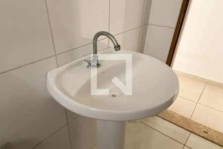 Banheiro de casa para alugar com 1 quarto, 80m² em Vila Yolanda, Osasco