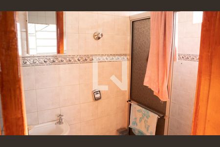 Casa à venda com 320m², 3 quartos e 2 vagas Casa à venda com 320m², 3 quartos e 2 vagasBanheiro área de serviço