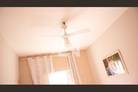 Casa à venda com 320m², 3 quartos e 2 vagas Casa à venda com 320m², 3 quartos e 2 vagasQuarto 2