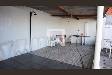 Casa à venda com 320m², 3 quartos e 2 vagas Casa à venda com 320m², 3 quartos e 2 vagasQuintal