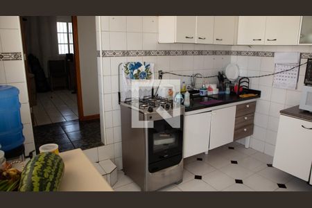 Casa à venda com 320m², 3 quartos e 2 vagas Casa à venda com 320m², 3 quartos e 2 vagasCozinha