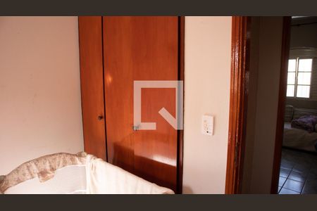 Casa à venda com 320m², 3 quartos e 2 vagas Casa à venda com 320m², 3 quartos e 2 vagasQuarto 2