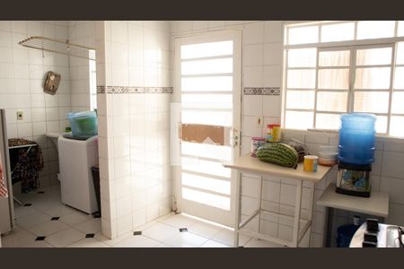 Casa à venda com 320m², 3 quartos e 2 vagas Casa à venda com 320m², 3 quartos e 2 vagasCozinha