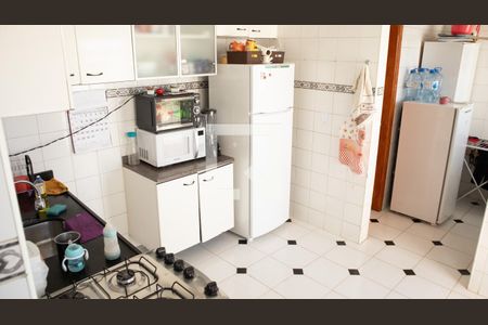 Casa à venda com 320m², 3 quartos e 2 vagas Casa à venda com 320m², 3 quartos e 2 vagasCozinha