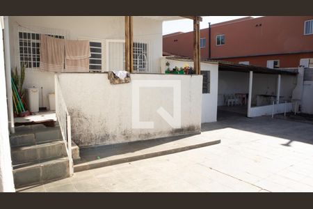 Casa à venda com 320m², 3 quartos e 2 vagas Casa à venda com 320m², 3 quartos e 2 vagasVaranda da cozinha