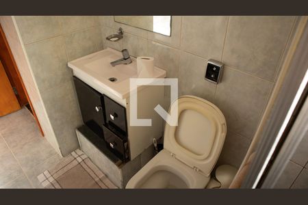 Casa à venda com 320m², 3 quartos e 2 vagas Casa à venda com 320m², 3 quartos e 2 vagasBanheiro sala