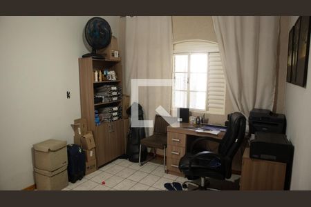 Casa à venda com 320m², 3 quartos e 2 vagas Casa à venda com 320m², 3 quartos e 2 vagasQuarto 3