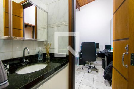 Casa à venda com 220m², 3 quartos e sem vagaBanheiro social 2