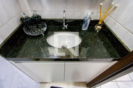 Casa à venda com 220m², 3 quartos e sem vagaBanheiro social 2