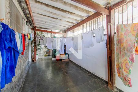 Casa à venda com 150m², 4 quartos e 2 vagasGaragem