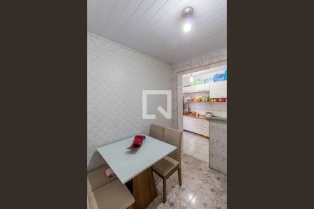 Casa à venda com 150m², 4 quartos e 2 vagasCasa 2 Cozinha