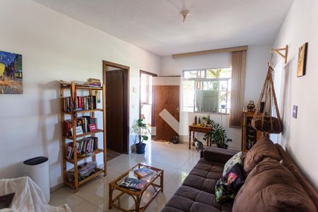 Sala 3 de casa à venda com 5 quartos, 150m² em Santa Tereza, Belo Horizonte