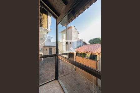 Casa de condomínio à venda com 177m², 3 quartos e 2 vagas Casa de condomínio à venda com 177m², 3 quartos e 2 vagasSacada