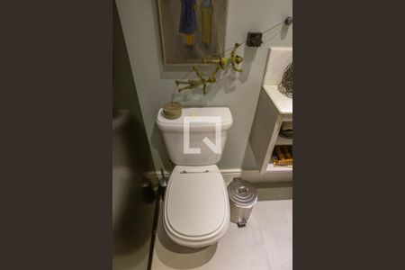 Apartamento à venda com 130m², 2 quartos e 1 vaga Apartamento à venda com 130m², 2 quartos e 1 vagaBanheiro Social