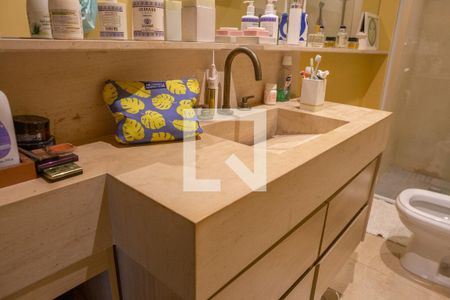 Apartamento à venda com 130m², 2 quartos e 1 vaga Apartamento à venda com 130m², 2 quartos e 1 vagaBanheiro da Suíte