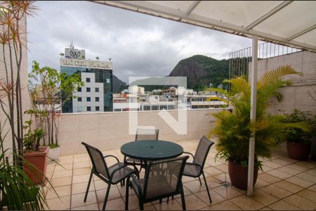 Apartamento à venda com 250m², 4 quartos e 2 vagasVaranda