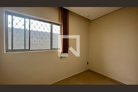 Casa à venda com 330m², 4 quartos e 3 vagas Casa à venda com 330m², 4 quartos e 3 vagasQuarto 4