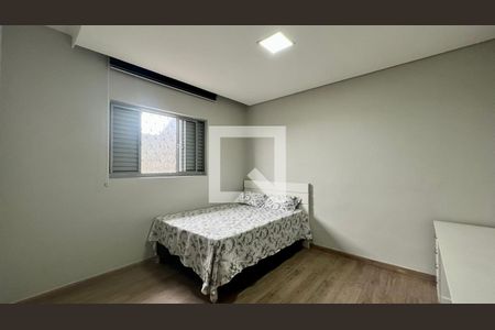 Casa à venda com 330m², 4 quartos e 3 vagas Casa à venda com 330m², 4 quartos e 3 vagasQuarto 3