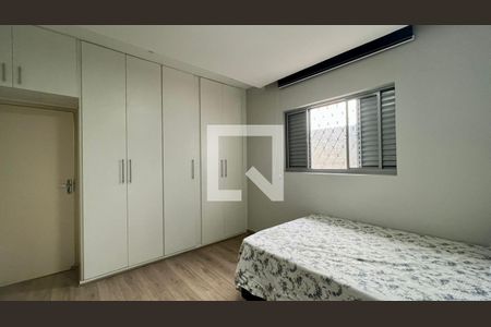 Casa à venda com 330m², 4 quartos e 3 vagas Casa à venda com 330m², 4 quartos e 3 vagasQuarto 3