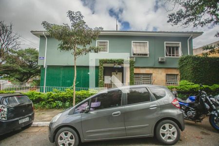 Casa para alugar com 146m², 3 quartos e 3 vagas Casa para alugar com 146m², 3 quartos e 3 vagasFachada