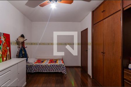 Casa à venda com 220m², 3 quartos e 2 vagas Casa à venda com 220m², 3 quartos e 2 vagasQuarto 2