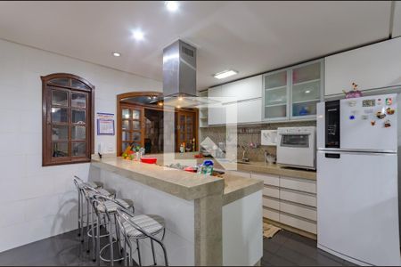 Casa à venda com 220m², 3 quartos e 2 vagas Casa à venda com 220m², 3 quartos e 2 vagasCozinha