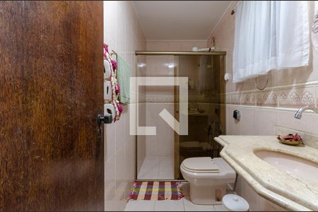 Casa à venda com 220m², 3 quartos e 2 vagas Casa à venda com 220m², 3 quartos e 2 vagasBanheiro social 1