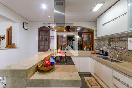 Casa à venda com 220m², 3 quartos e 2 vagas Casa à venda com 220m², 3 quartos e 2 vagasCozinha