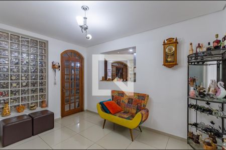 Sala de casa à venda com 3 quartos, 220m² em Santa Monica, Belo Horizonte