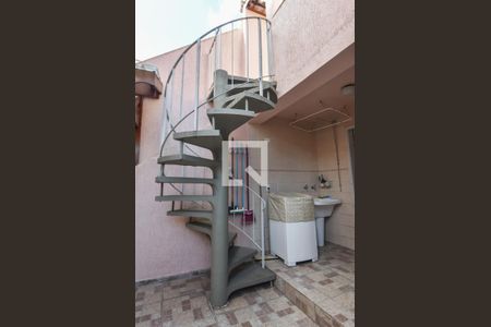 Casa à venda com 149m², 3 quartos e 2 vagasEscada 